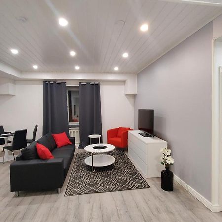 Alexi Apartments - Newly Renovated Apt In The Heart Of The City Near To Railway Station And Nokia Arena Tampere Exterior foto